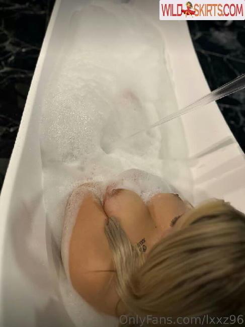 Laura Love / lxxz96 nude OnlyFans leaked photo #32