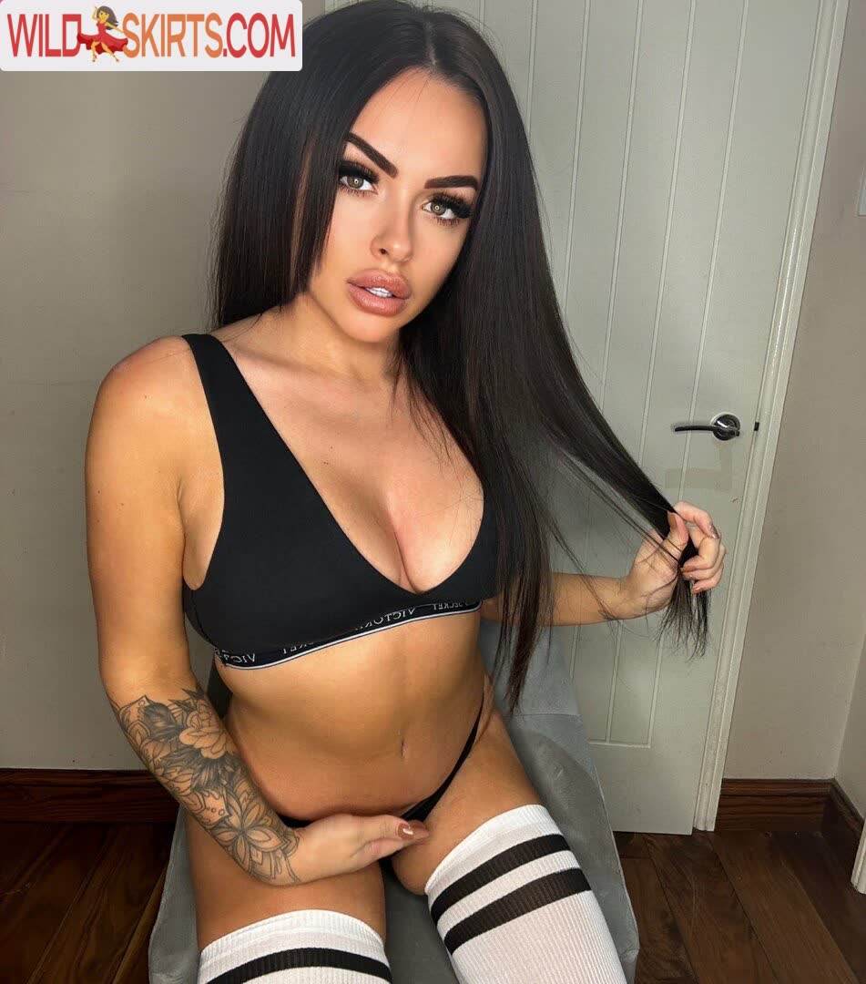 Lauraofficialx / laulou_xx / lauraofficialx / xofficialxlaurax nude OnlyFans, Instagram leaked photo #3