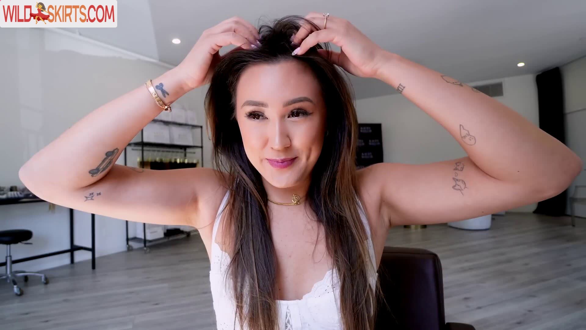 LaurDIY nude leaked photo #10