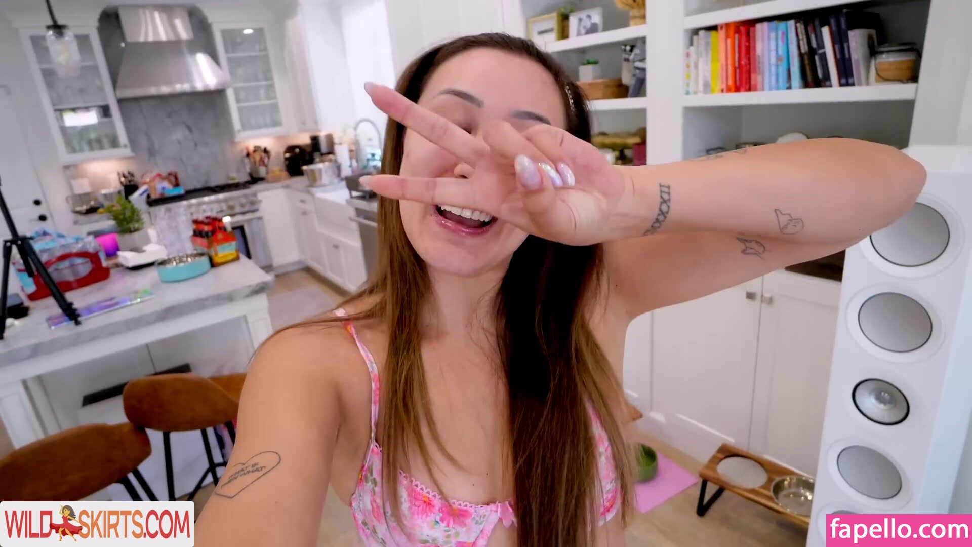 LaurDIY nude leaked photo #45