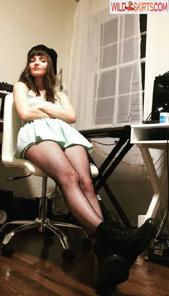 Lauren Mayberry / laurenevemayberry nude Instagram leaked photo #20