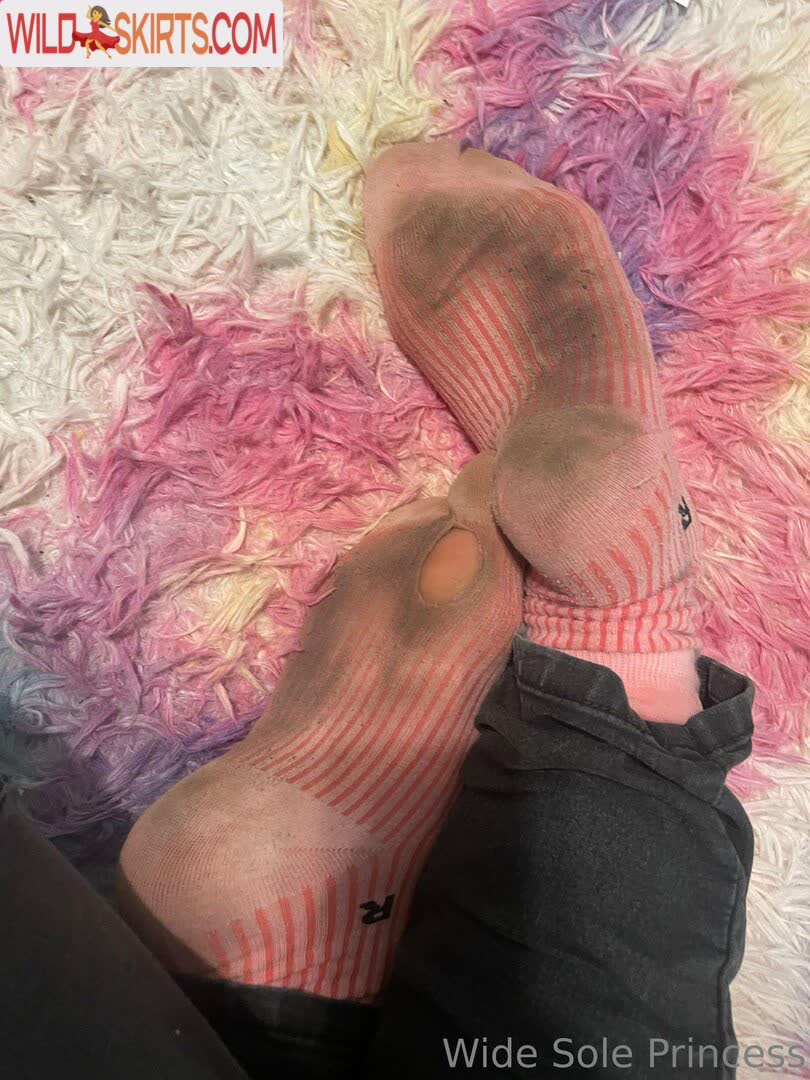 Leahsprettyfeet nude leaked photo #18