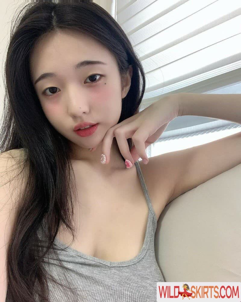 Lee Yeonwoo nude leaked photo #2