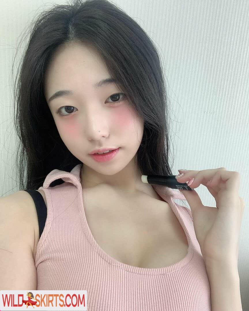 Lee Yeonwoo nude leaked photo #16