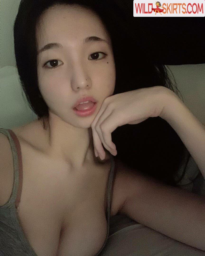 Lee Yeonwoo nude leaked photo #17