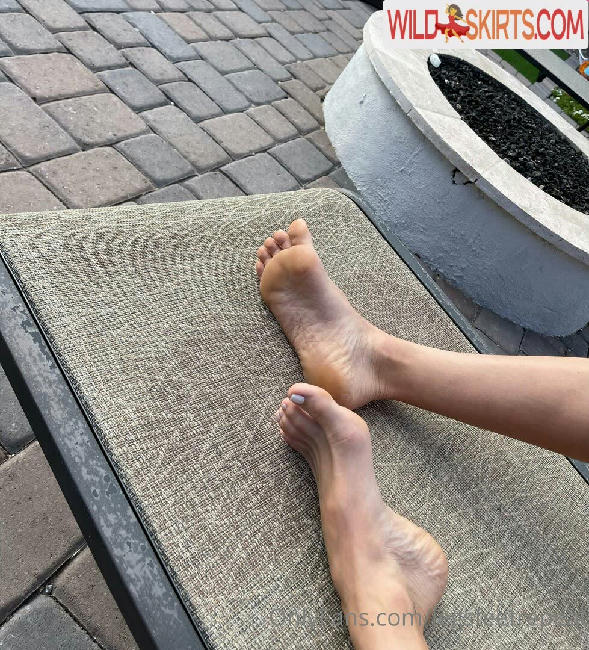 legsfeetrepeat / ciarahanna20 / legsfeetrepeat nude OnlyFans, Instagram leaked photo #15