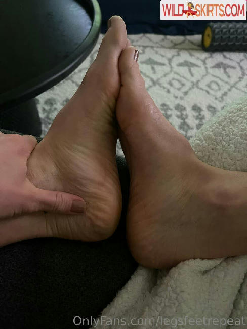 legsfeetrepeat / ciarahanna20 / legsfeetrepeat nude OnlyFans, Instagram leaked photo #5