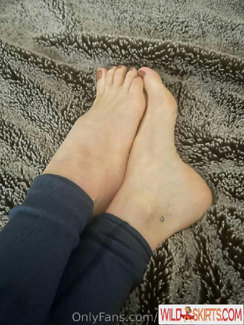 legsfeetrepeat / ciarahanna20 / legsfeetrepeat nude OnlyFans, Instagram leaked photo #7