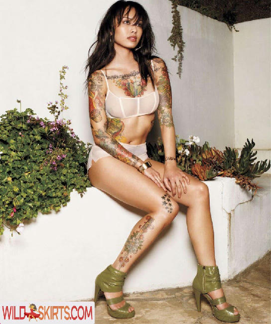 Levy Tran / hellofromlevy nude Instagram leaked photo #14