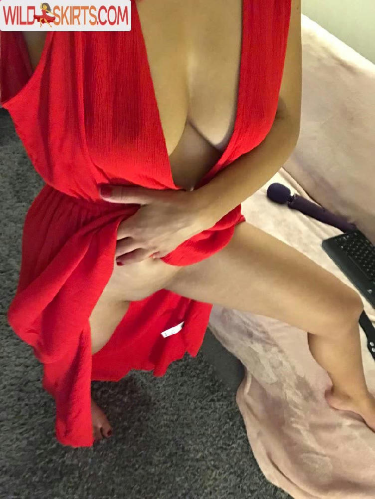 Leyla / leylatwitch / persiangirl69 / repressed-princess nude OnlyFans, Instagram leaked photo #29