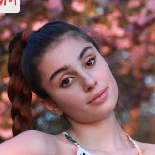 _li.si_ nude photos & videos