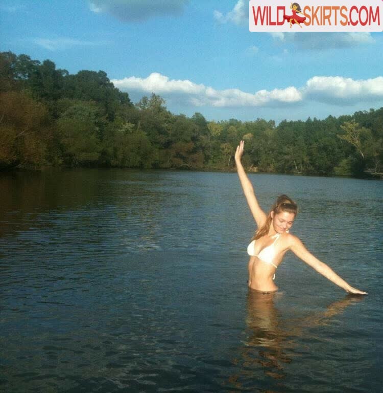 Lili Simmons nude leaked photo #132