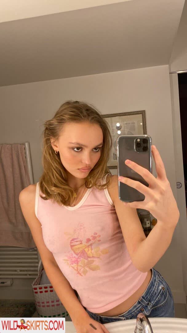 Lilly Rose Depp nude leaked photo #163