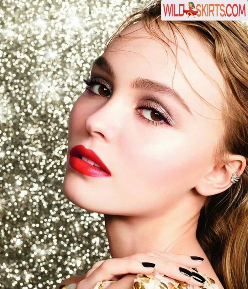 Lily-Rose Depp / lilyannerose / lilyrose_depp / lilyrosemeldepp nude OnlyFans, Instagram leaked photo #10