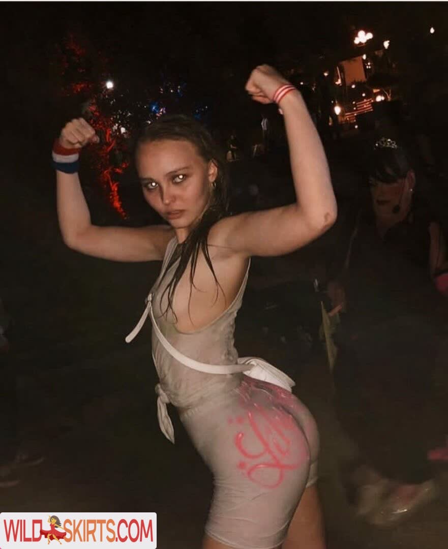 Lily-Rose Depp nude leaked photo #318