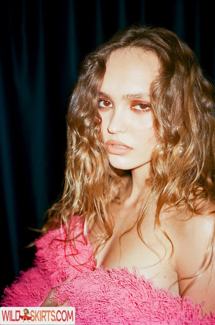 Lily-Rose Depp / lilyannerose / lilyrose_depp / lilyrosemeldepp nude OnlyFans, Instagram leaked photo #13