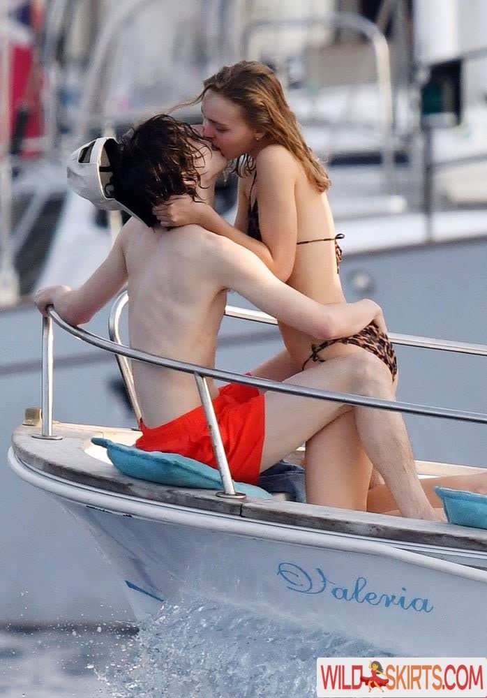 Lily-Rose Depp nude leaked photo #20