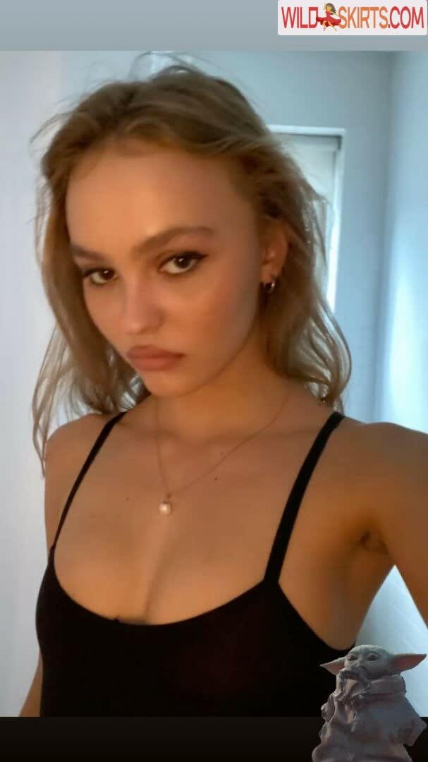 Lily-Rose Depp / lilyannerose / lilyrose_depp / lilyrosemeldepp nude OnlyFans, Instagram leaked photo #21