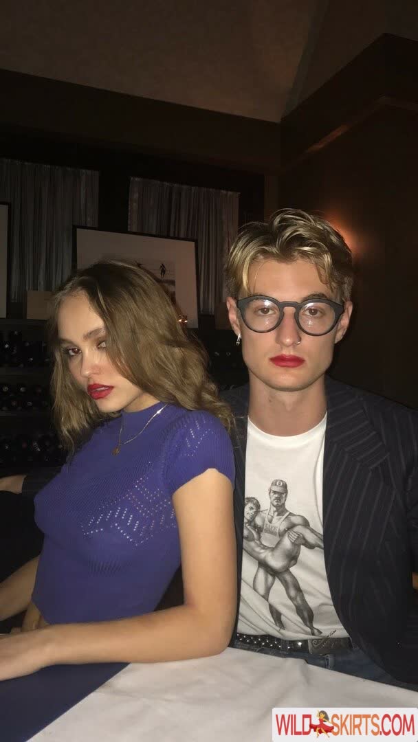 Lily-Rose Depp / lilyannerose / lilyrose_depp / lilyrosemeldepp nude OnlyFans, Instagram leaked photo #23