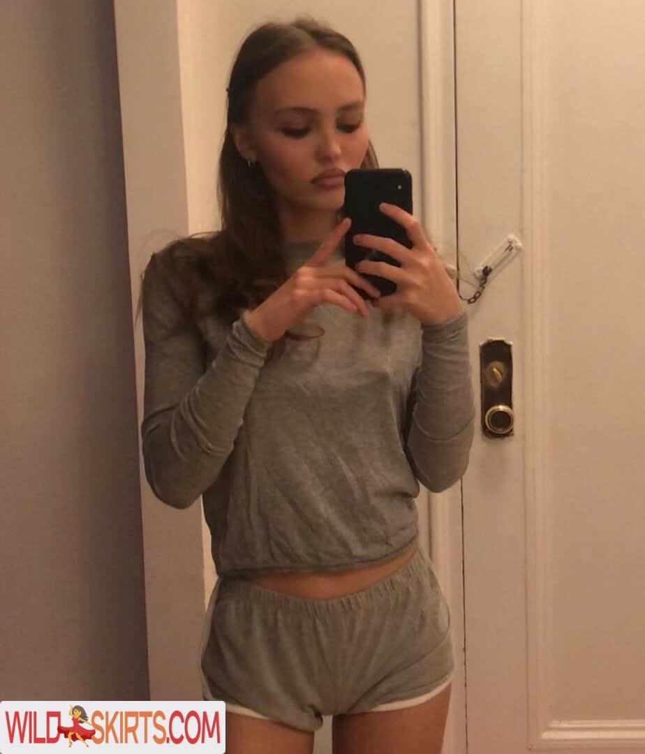 Lily-Rose Depp nude leaked photo #234