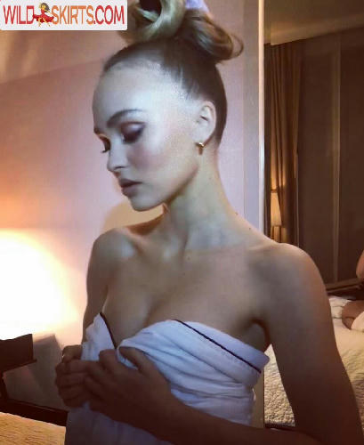 Lily-Rose Depp / lilyannerose / lilyrose_depp / lilyrosemeldepp nude OnlyFans, Instagram leaked photo #111