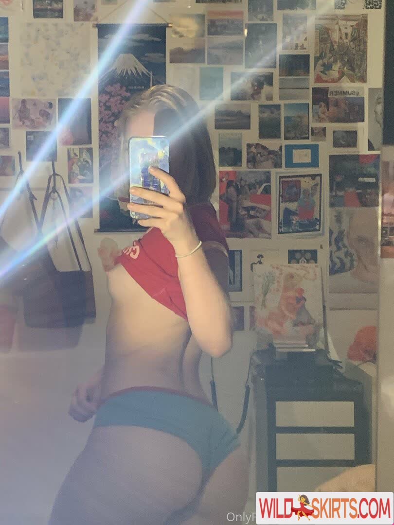 Lilyisthatyou nude leaked photo #9