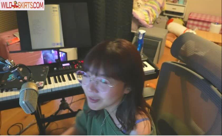 LilyPichu nude leaked photo #256