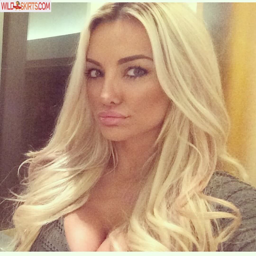 Lindsey Pelas nude leaked photo #1501