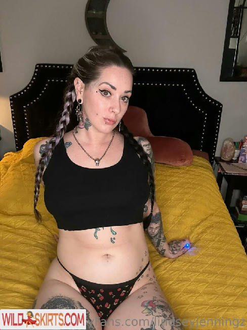 lindseyjenningz / hairy.bitch / lindseyjenningz nude OnlyFans, Instagram leaked photo #34