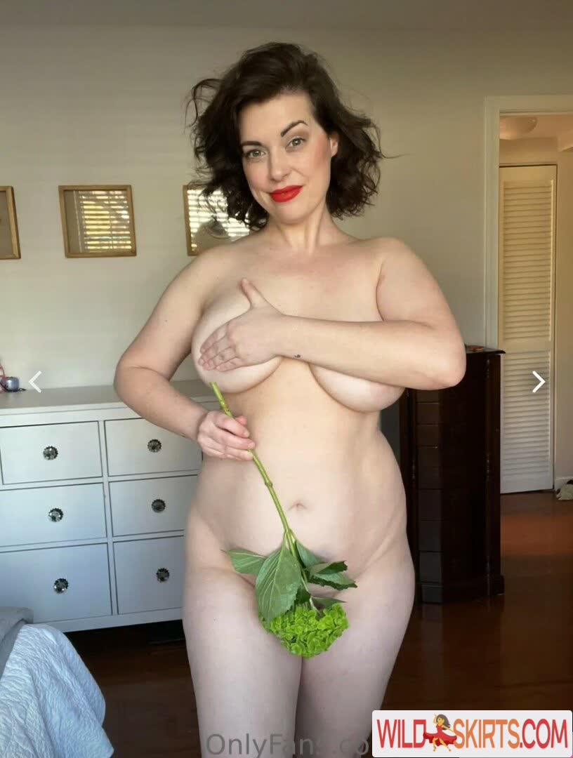 Lipstickandlinernotes nude leaked photo #3