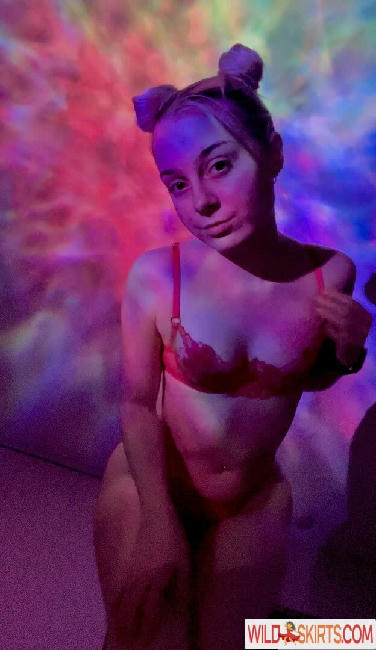 littlebabywhore / dreamyevie / dreamyevie13 / littlebabywhore / littleslutwhore nude OnlyFans, Instagram leaked photo #5