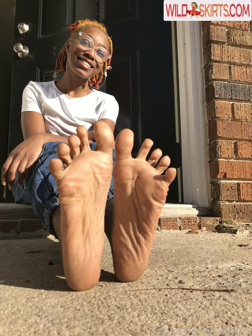 Littleebonyfeet nude leaked photo #6