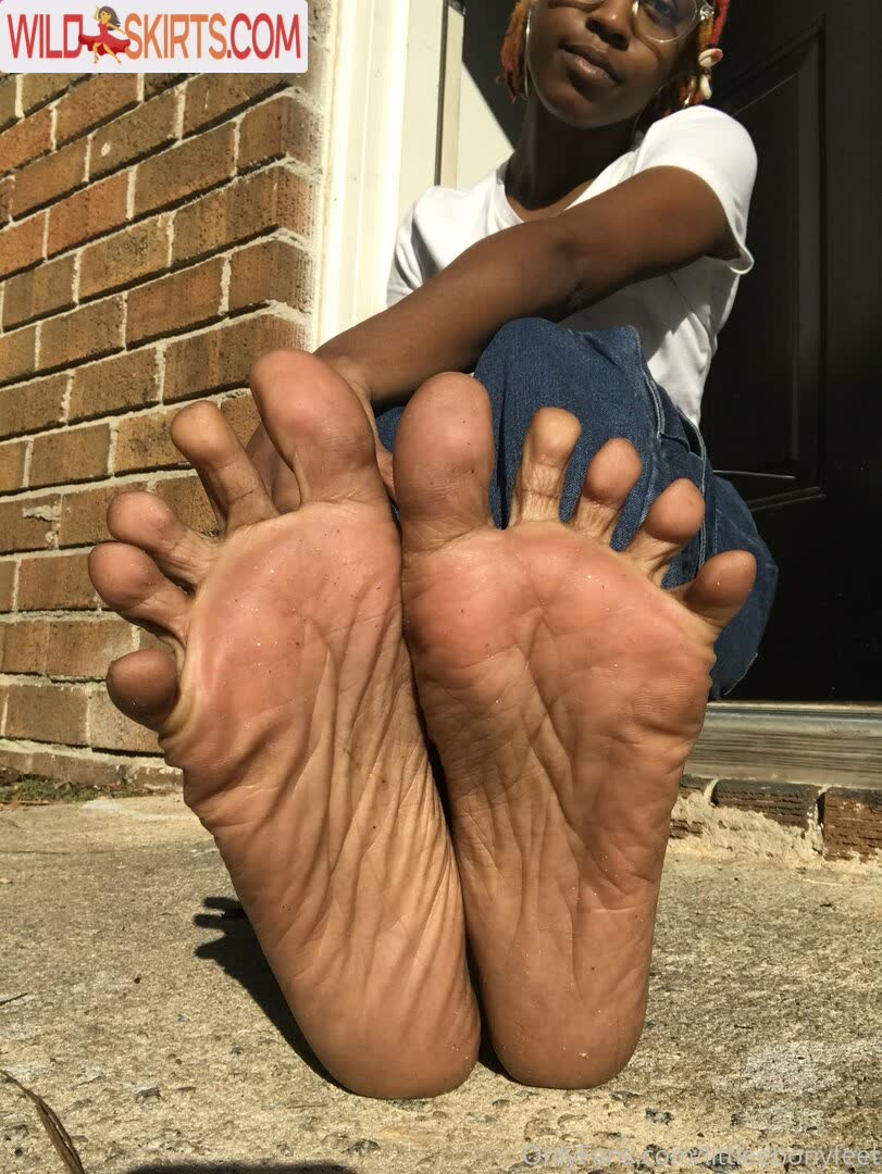 Littleebonyfeet nude leaked photo #25