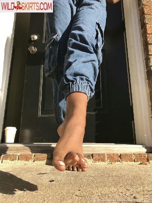 littleebonyfeet / littleebonyfeet / prettyfeetpicsx nude OnlyFans, Instagram leaked photo #2