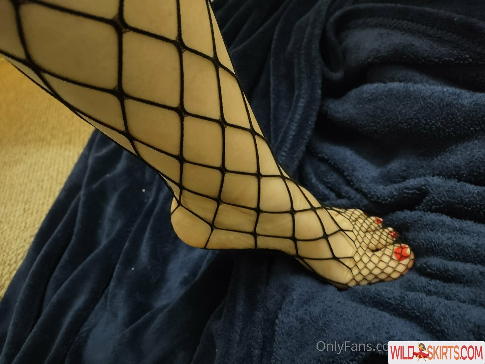 Lizziesexifeet nude leaked photo #42