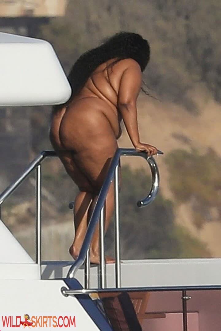 Lizzo nude leaked photo #7