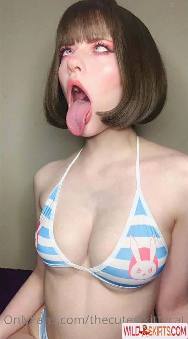 Long Tongue Fetish nude leaked photo #263