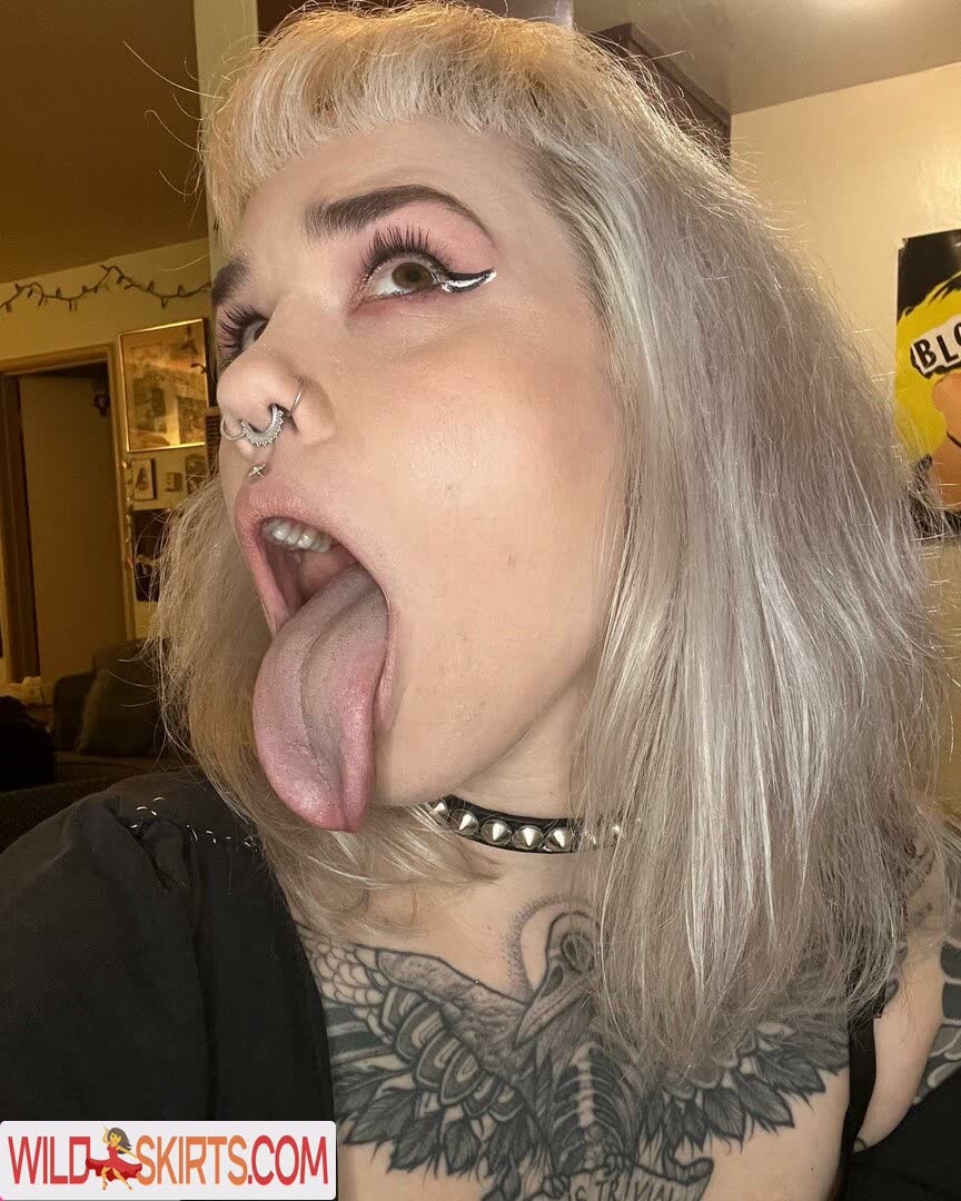 Long Tongue Fetish nude leaked photo #291