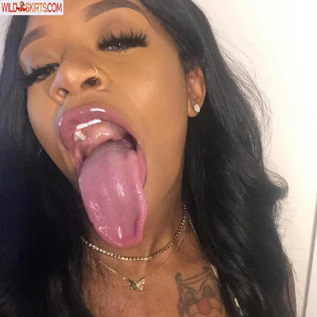 Long Tongue Fetish / _longtonguelewis / diqueentongue / longtonguelewis nude OnlyFans, Instagram leaked photo #125