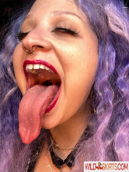 Long Tongue Fetish / _longtonguelewis / diqueentongue / longtonguelewis nude OnlyFans, Instagram leaked photo #207