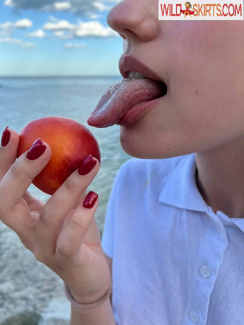 Long Tongue Fetish / _longtonguelewis / diqueentongue / longtonguelewis nude OnlyFans, Instagram leaked photo #274