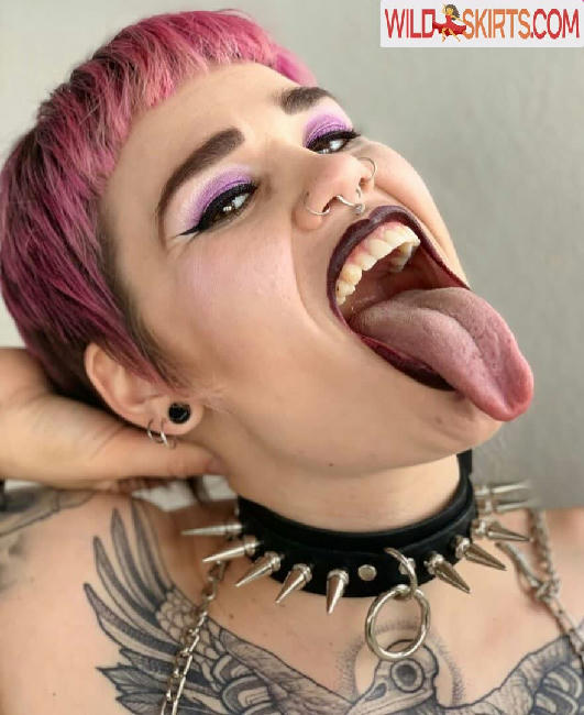 Long Tongue Fetish / _longtonguelewis / diqueentongue / longtonguelewis nude OnlyFans, Instagram leaked photo #290