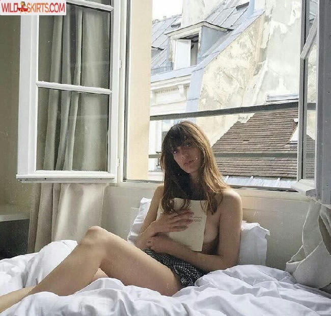 Louise Follain / louisefollain nude Instagram leaked photo #24