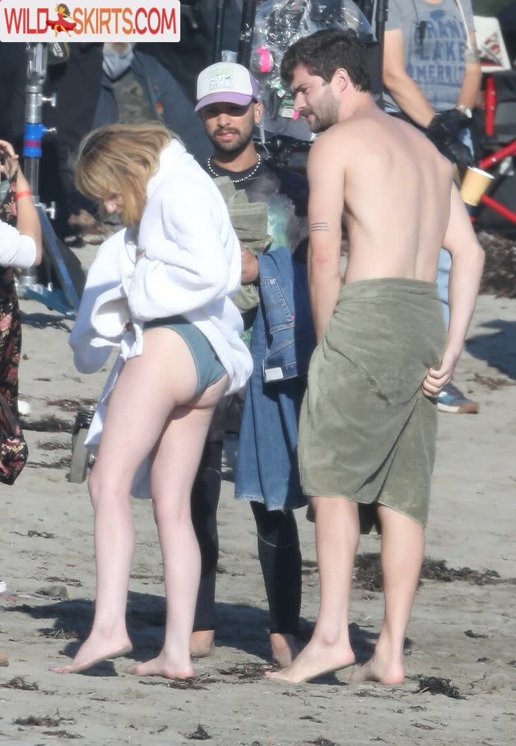 Lucy Boynton nude leaked photo #24