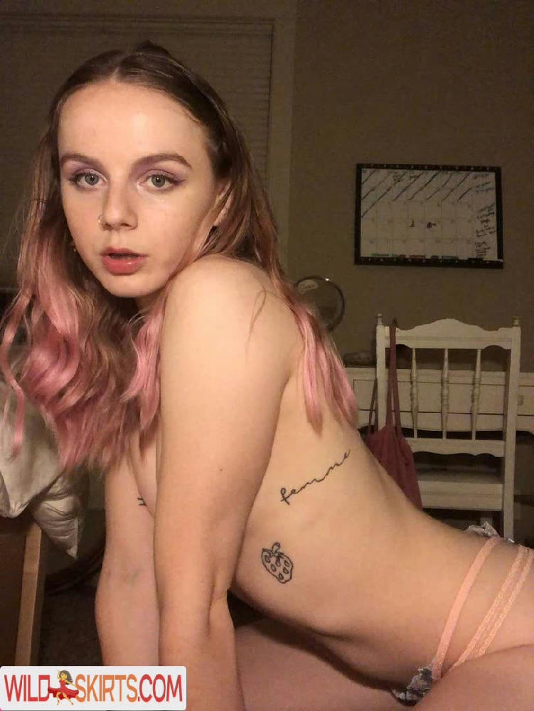 Lucylovejoyxxx / Iwantlucy / Lucylovejoyvip / lucylovejoyxxx / lucyloverxxx / sugarpl4m nude OnlyFans, Instagram leaked photo #15