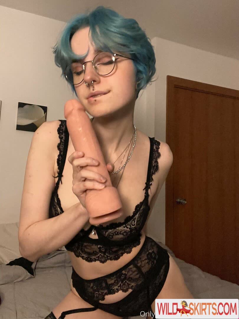 Lyracr0w0 nude leaked photo #41