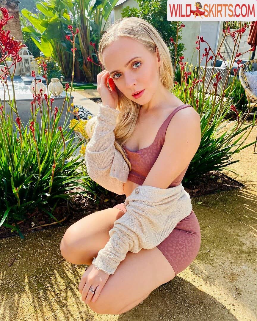 Madilyn Bailey nude leaked photo #12