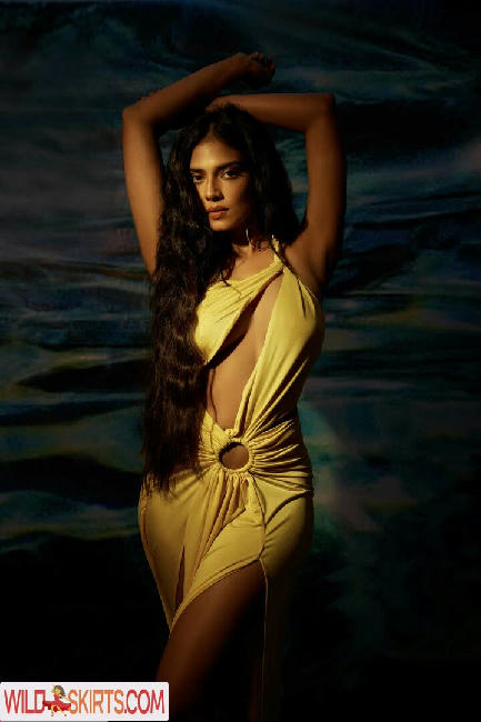 Malavika Mohanan / malavikamohanan_ nude Instagram leaked photo #10