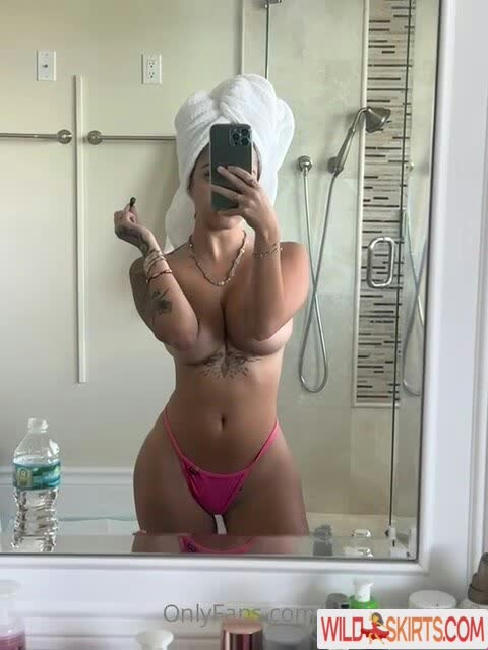 Malu Trevejo nude leaked photo #2