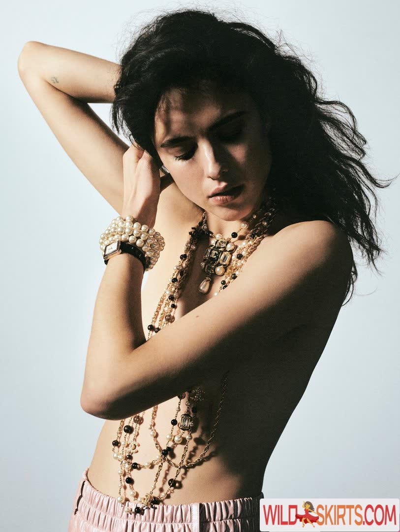 Margaret Qualley / margaretqualley nude Instagram leaked photo #4